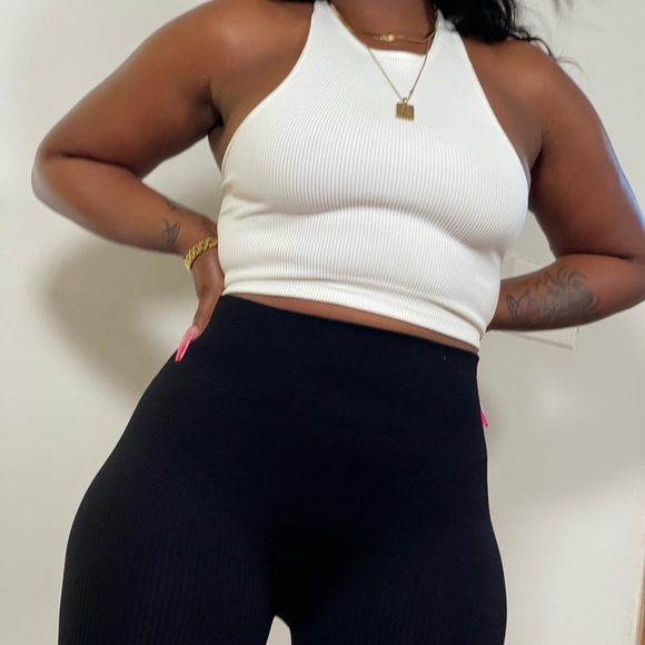 The Nova Ribbed Cropped Top - Picture 3 of 5